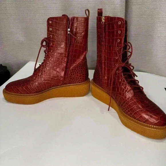 Vince Camuto Crocco Embossed Rust/Brown Combat Boot Style  Womens size 7 - Picture 4 of 8